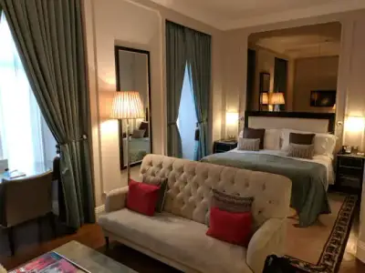 Cunda aile oteli için Cunda ŞiRa Butik Otel rehberi